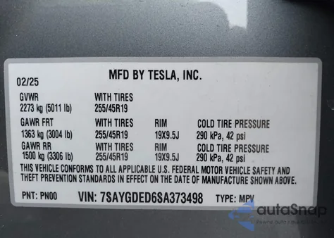 2025 Tesla Model Y Long Range Dual Motor Rear-Wheel Drive z USA, uszkodzony, nr VIN 7SAYGDED6SA373498